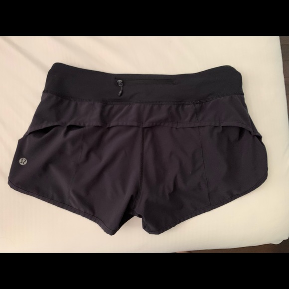 Lululemon Size 4 Shorts - Picture 2 of 2